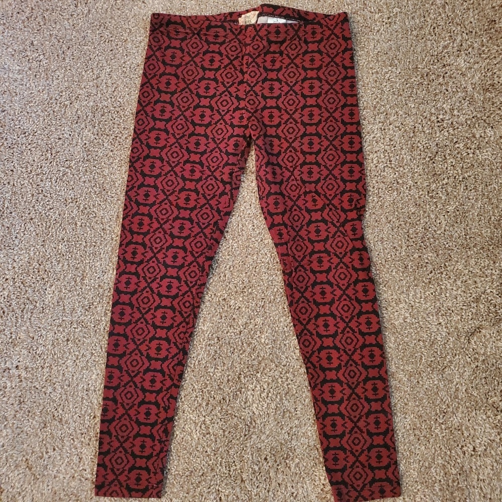 Maroon design leggings